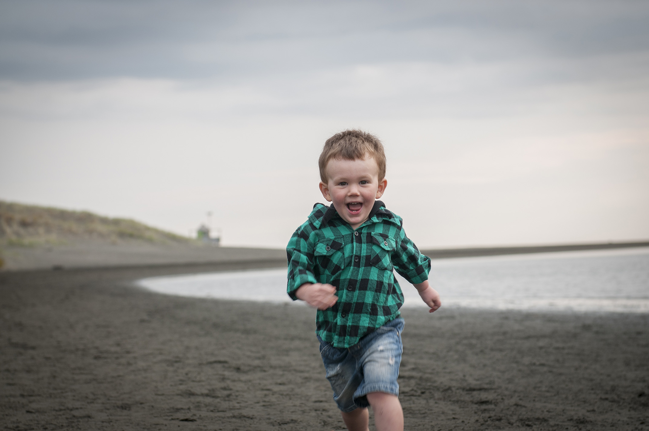Bethells beach, little boy photoshoot by Anais Photography, Auckland