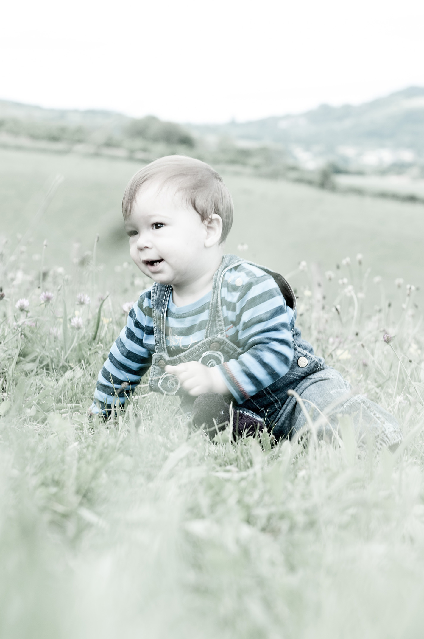 Anais chaine photography little boy and mum family photoshoot france courzieu