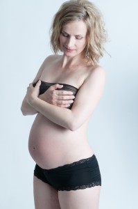 Lingerie Pregnancy Photo shoot by Anais Chaine Auckland Phtographer