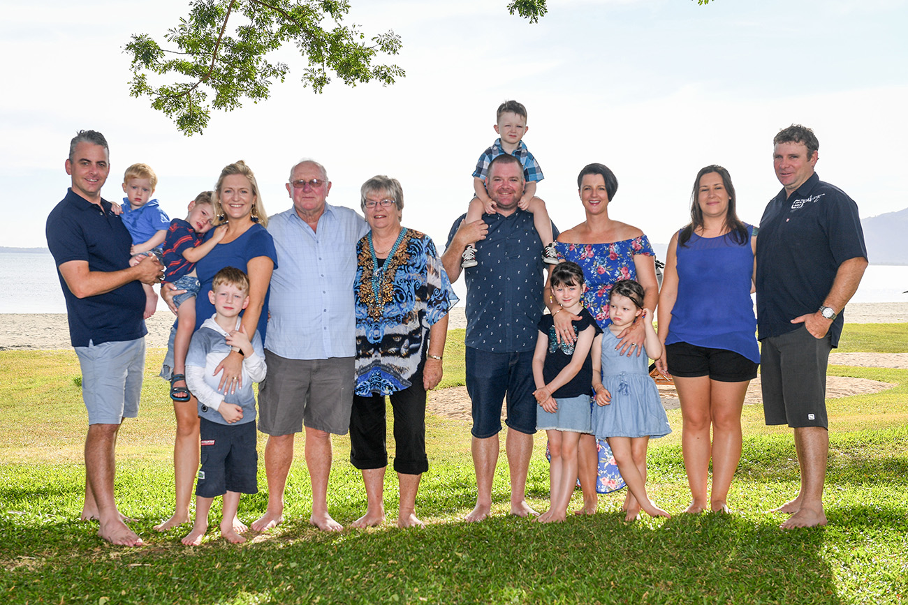 An all blue extended family group photo shoot